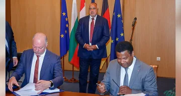 Подписаха договора за концесията на Летище София