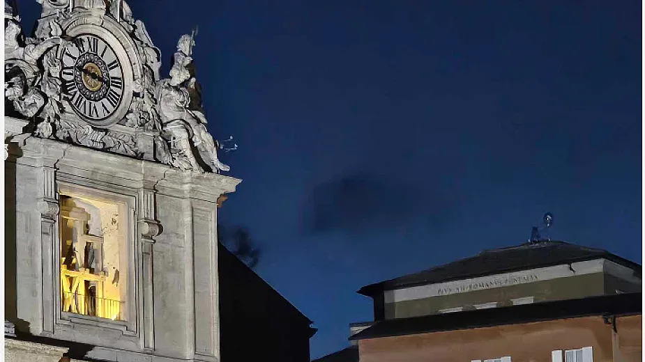 Черен дим! Изненада при избора на нов папа