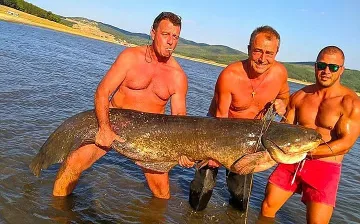 Рибари хванаха истинско чудовище в язовир