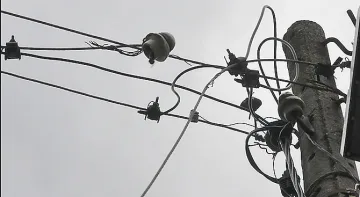 Мъж загина докато краде ток