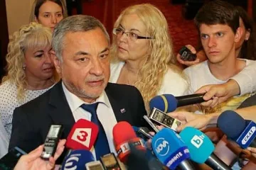 Симеонов за властта: Всичко е възможно