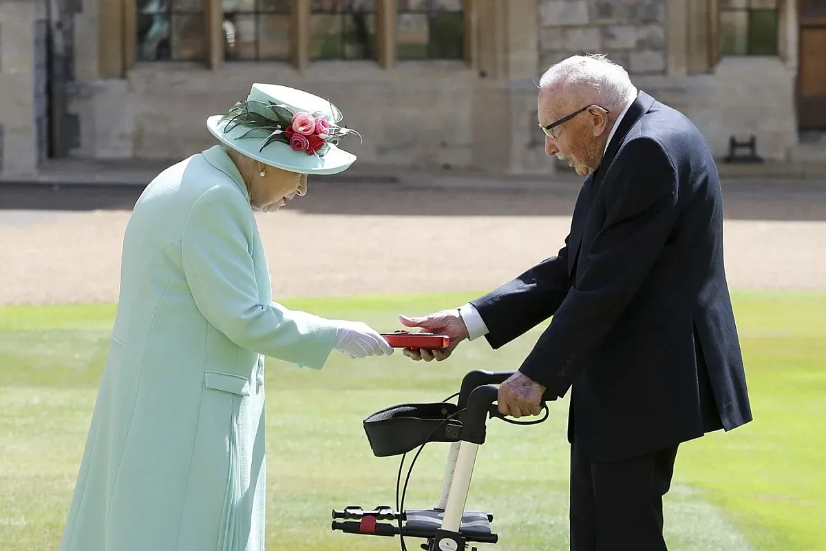 Елизабет направи рицар 100-годишен ветеран