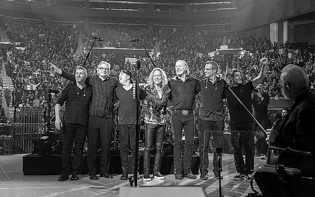 Металика с нов подарък за феновете