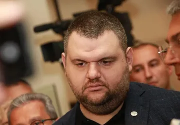 ВМА-Варна получи PCR апарат за 98 000 от Пеевски