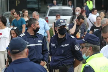 1000 лв. гаранция за битият на протестите