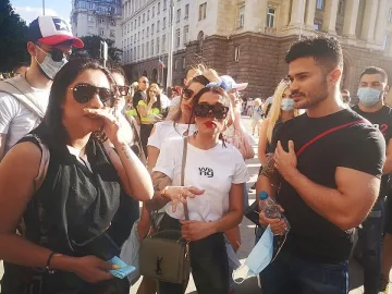 Попфолк звездите на протеста