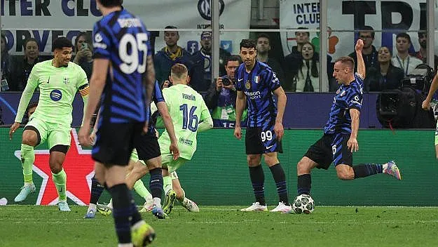 Интер на финал в ШЛ след исторически обрат