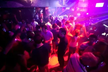 Купонджии и футболни фенове с COVID в Пловдив