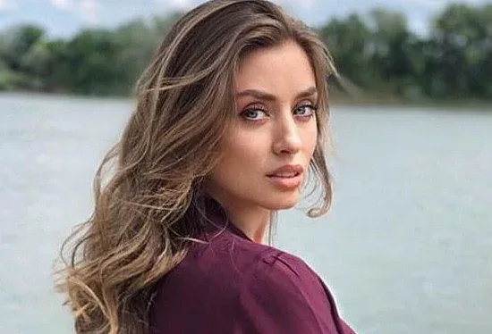 Ето къде Саня Борисова събира витамин D