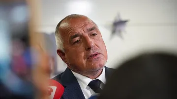 Проучване: ГЕРБ изпревари БСП с 10%