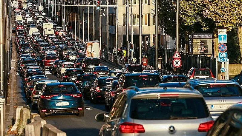 Шофьорите в ЕС: Псувни, клаксони и без дистанция