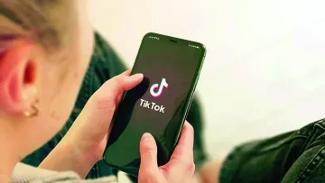 ТикТок прати дете в болница. Цял град на нокти