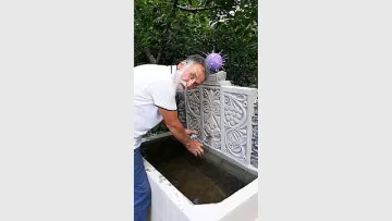 Бивш кмет вдигна чешма срещу коронавируса