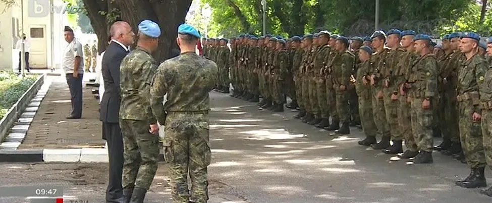 Командоси козируват на Борисов/ВИДЕО/