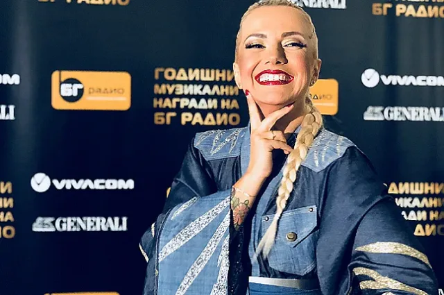 След две години тишина Поли Генова проговори!