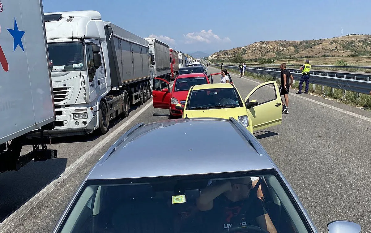 Над 20 км опашка на границата с Гърция (ФОТО)
