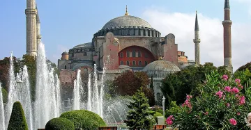 “Св. Со­фия” - цър­ква, му­зей или джа­мия