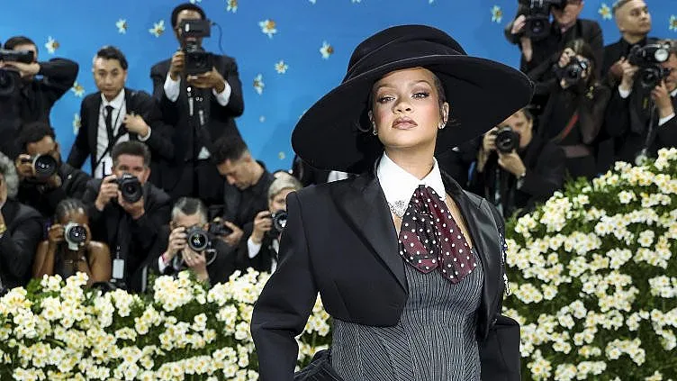 Риана се похвали с най-прекрасната новина (Снимки)