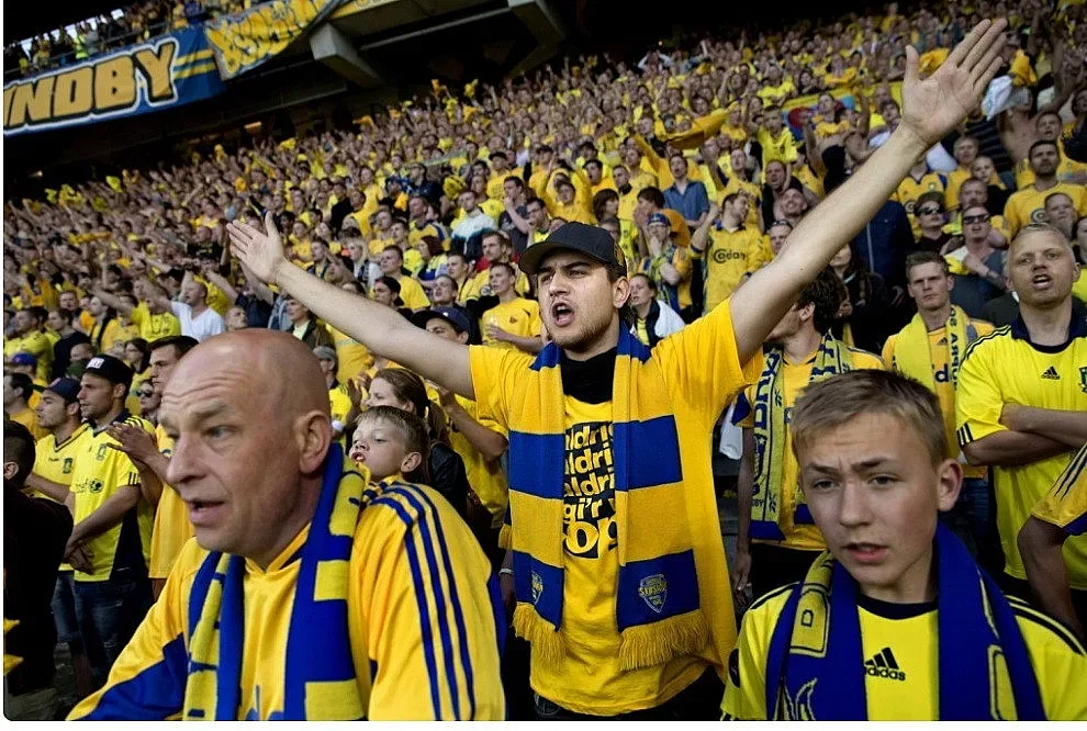 И Дания пуска повече фенове на мачовете