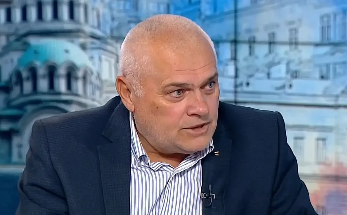 Радев срещу институциите. Кабинетът работи, но президентът бави службите