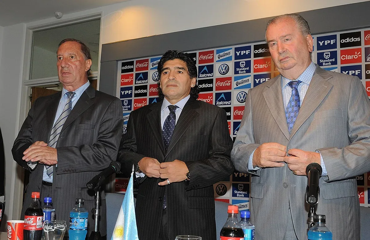 Драма с коронавирус на легендарен аржентински треньор