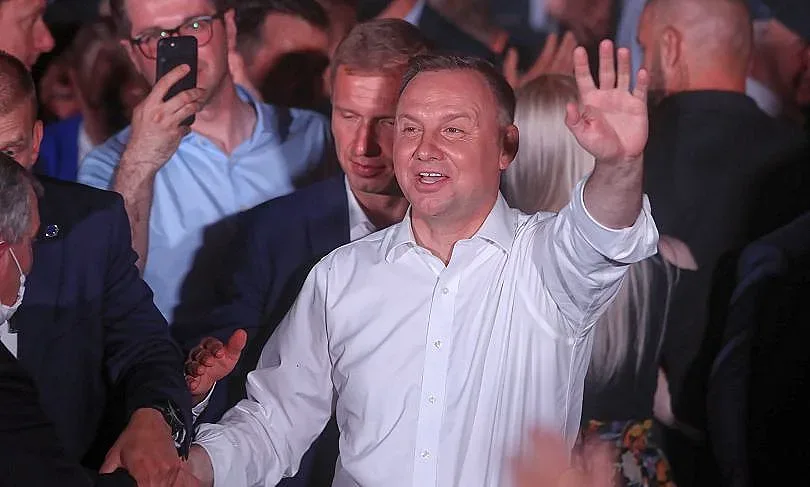 Вижте резултатите от изборите в Полша и Франция