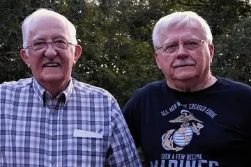 Разменени в болница се срещнаха след 80 г.