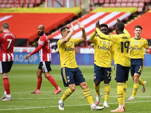 Арсенал оцеля за ФА Къп