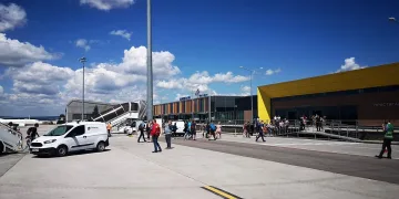 Първи туристи с чартър са вече във Варна