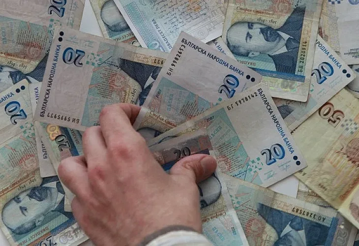 Дълговете ни изчезват след 10 г. давност