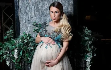 Мис Плеймейт 2015 роди близнаци