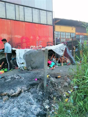 Община Бургас разтури малко гето край ж.к. „Славейков“