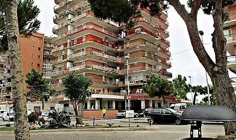 И Италия пропищя от наши роми