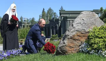 Путин помълча пред паметта на съветските войници