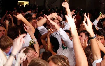 От 1 юли: Балове по време на пандемия