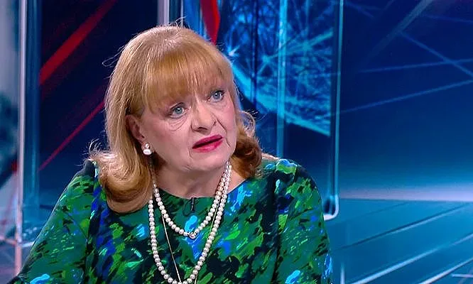 Богдана Карадочева си призна за френски граф