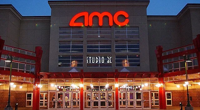 Най-големите киносалони отварят в САЩ