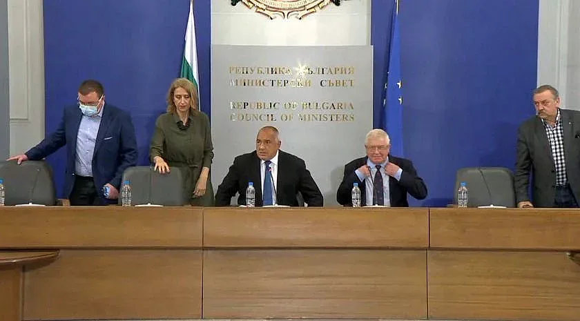 Премиерът е против затягане на мерките за COVID-19
