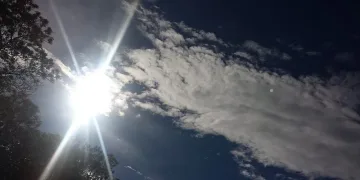 Слънчево, но не забравяйте чадърите