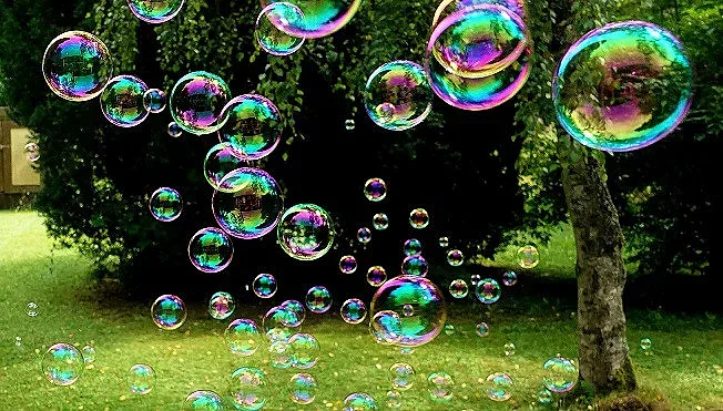 Мехурчета опрашват растенията в Япония