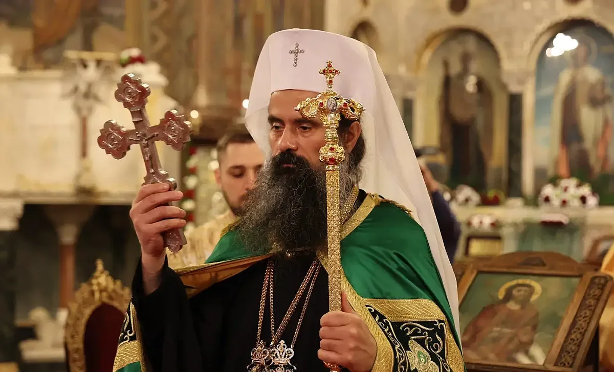 Патриарх Даниил: Да живеем с вярата и да носим кръста