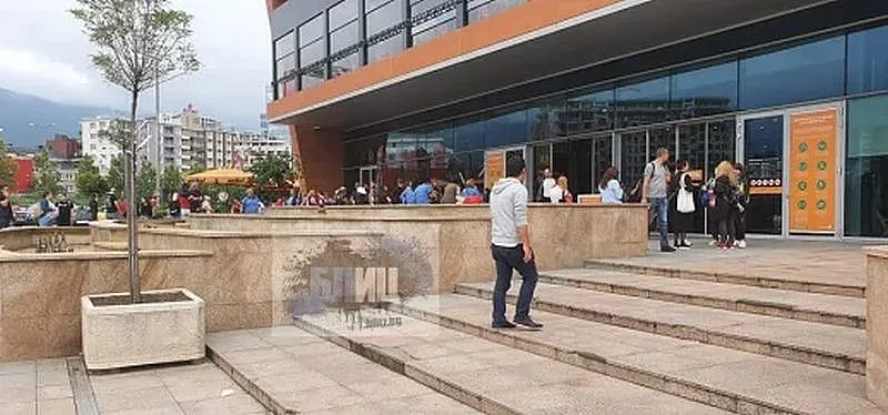 Пожар в Парадайз център