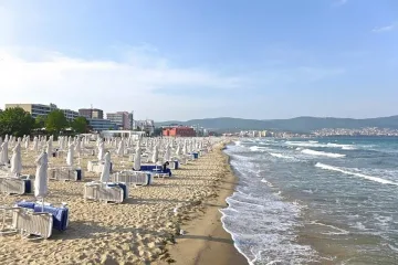 Слагат 4 лв. такса за паркиране на сянка по морето