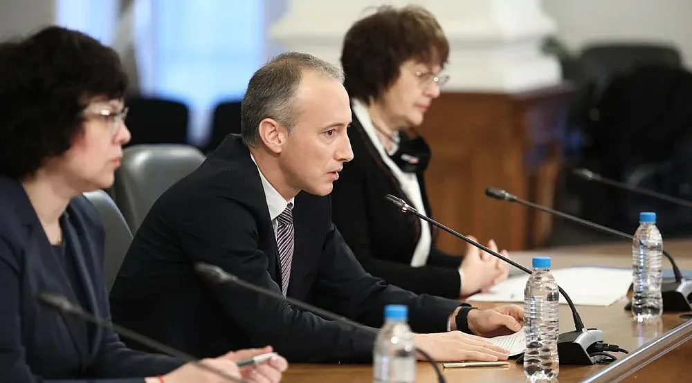 Училището тръгва без предозиране на мерките