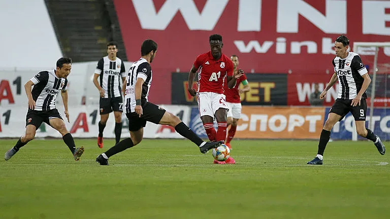 Изненада! Ето кой спасява Локомотив Пд