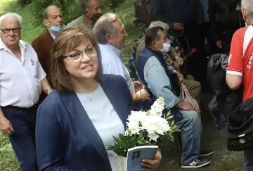 Нинова почете Благоев с вот на недоверие