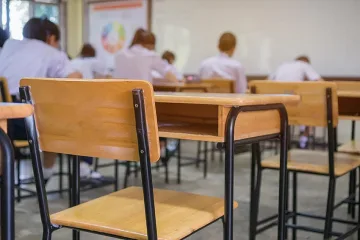Затворете кръчмите, отворете училищата