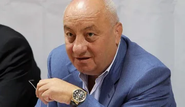 Първи залп на пленума