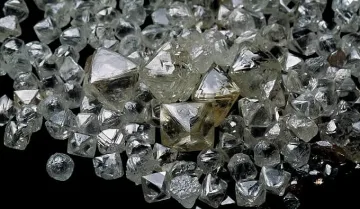 Коронавирусът отне блясъка на диамантите