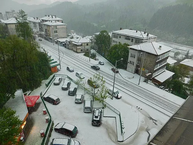 Градушка като лешник падна в Смолян